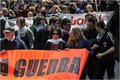 Migliaia in corteo, pacifisti a Bagnoli 
"Stop the war", ricordando Arrigoni